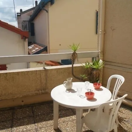 Voltaire : Avec Terrasse Proche Plages Apartament *