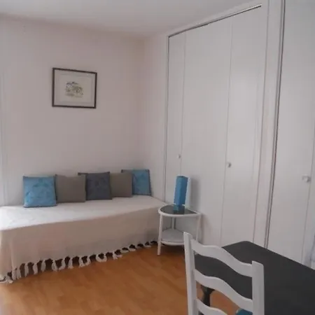 Voltaire : Avec Terrasse Proche Plages Apartament