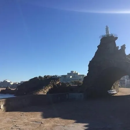 Voltaire : Avec Terrasse Proche Plages * Biarritz